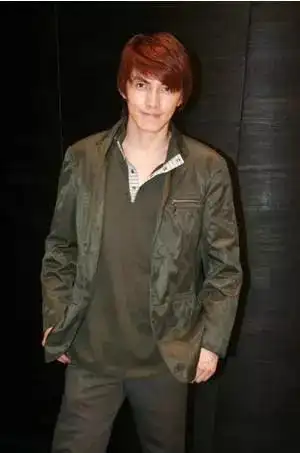 金磊_演员_作品_个人资料_简历_生日_经历_留言 - 酷乐米