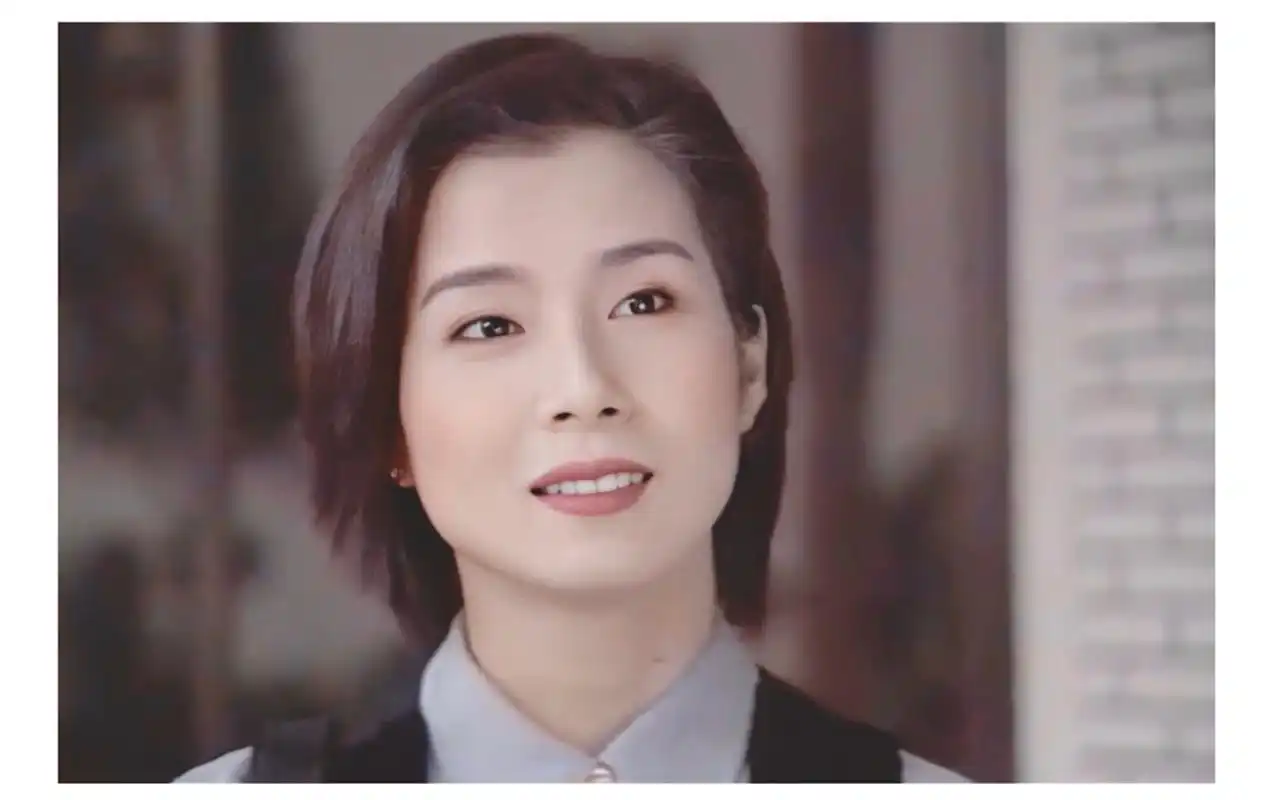 岳翎天涯共此时郑如芳