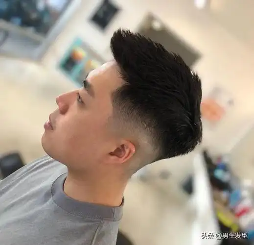 男生又短又好看的发型(比较短的男生发型)-中晟网