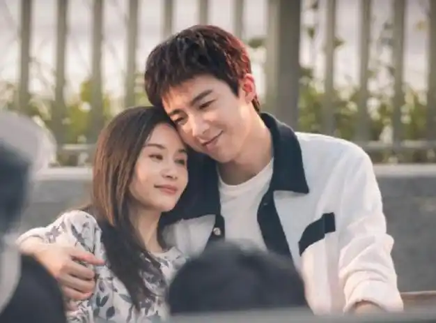 王子文刘宇宁重庆录制节目,情侣范儿十足