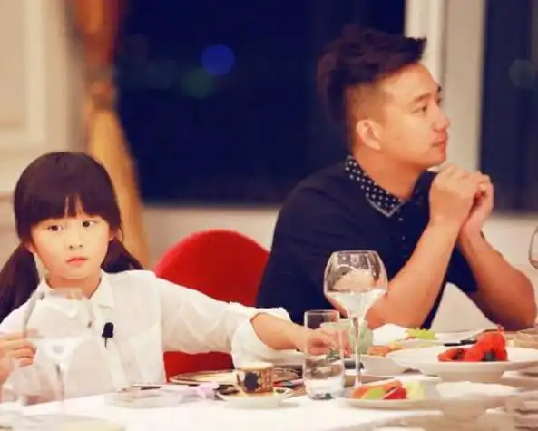 回顾黄磊娶学生孙莉如今女儿成他的骄傲儿子让他苦恼