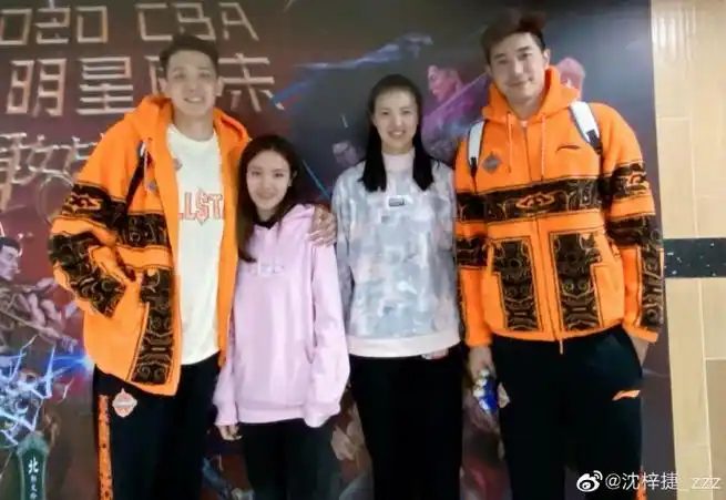 沈梓捷和易建联身高对比图 他女朋友是谁