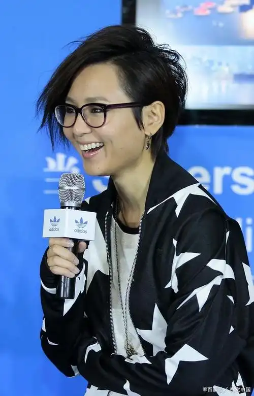 周笔畅是一位实力派的女歌手,从2005年参加《超级女声》出道以来,她