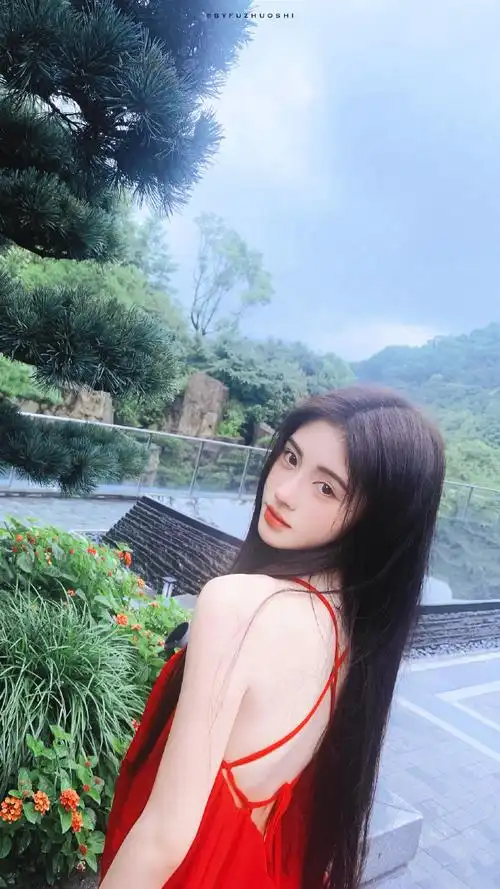 鞠婧祎营业了##鞠婧祎大露背