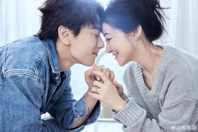 陈紫函戴向宇这该死的氛围感##陈紫函戴向宇时尚新娘封面