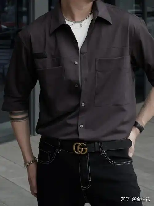 男士牛仔裤配什么皮带好