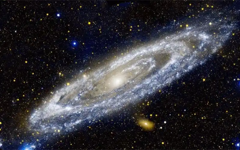 人类没走出过太阳系,为什么知道银河系的形状?看照片就知道