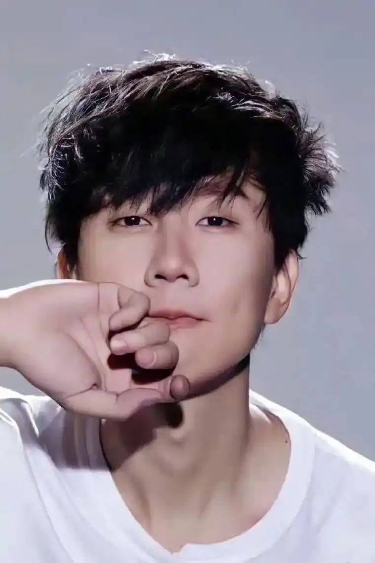 有没有对于你们来说林俊杰很白月光的照片呢?