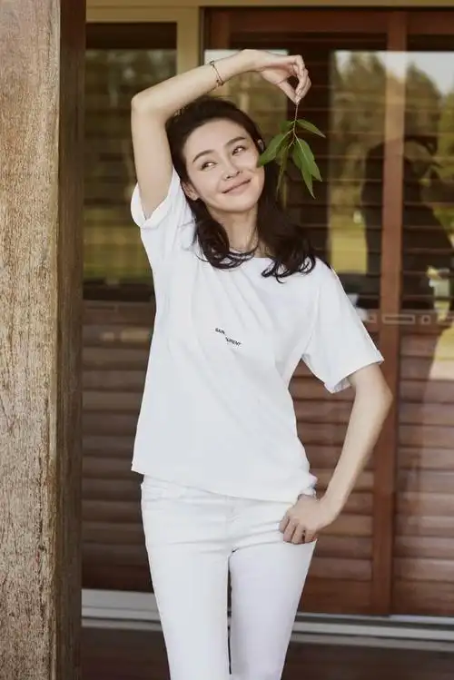 门第罗小贝的扮演者,《门第》罗小贝的演员叫什么("贵姐儿"于明加:人