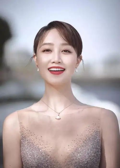 蓝盈莹亮相第32届金鸡奖以星辰大海之名赴中国电影之约