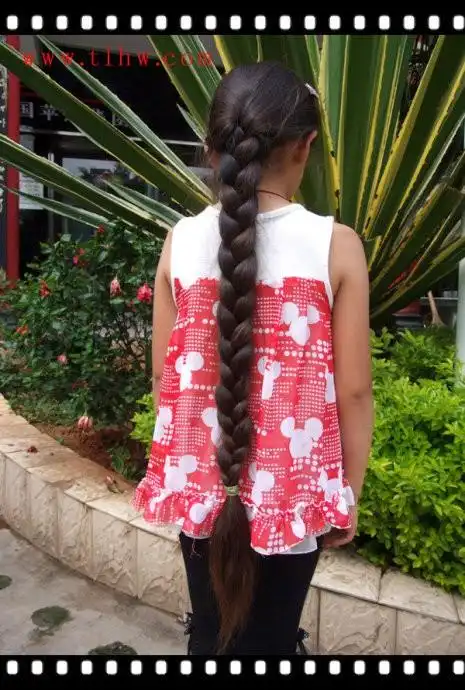 梳粗辫子的普洱小女孩(2) 抓拍_中国长发