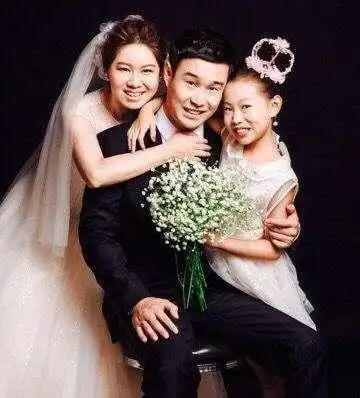 宋小宝的老婆,小沈阳的老婆,岳云鹏的老婆,都输给了他的老婆_娱乐八卦