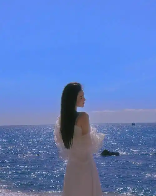 军嫂张馨予性感海边写真