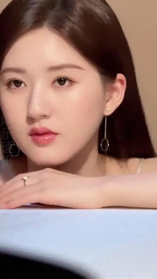 特写美颜暴击,赵露思这皮肤别美死我了!赵露思怼脸状态 赵露思