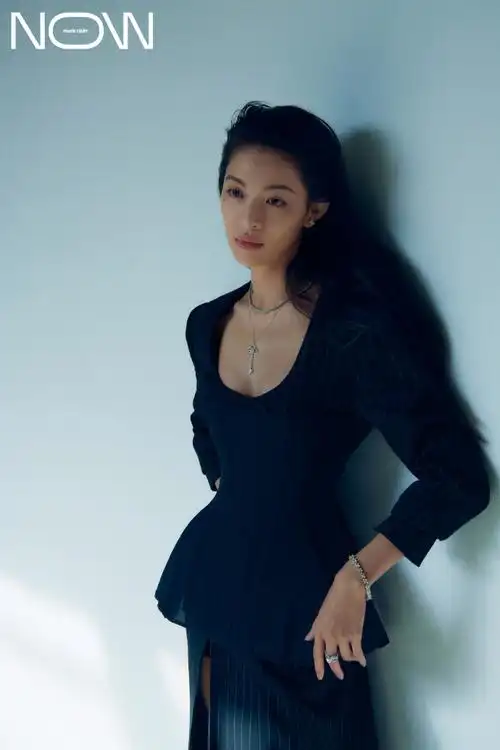 钟楚曦maireclairenow冬季刊封面##钟楚曦蓝色静谧氛围大片