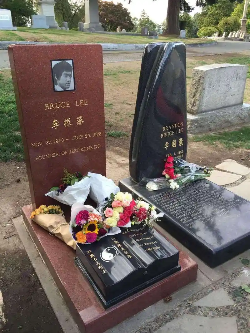 镜头下:邓丽君墓地,梅艳芳墓地,陈晓旭墓地,一代巨星的陨落!