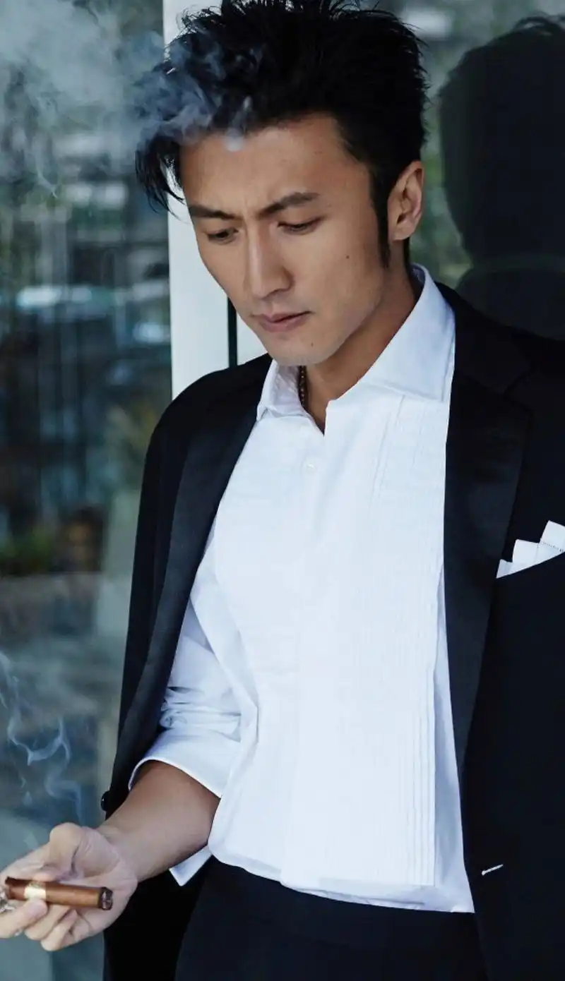 一组超帅香港男明星的无水印壁纸,里面有你曾经的男神吗?