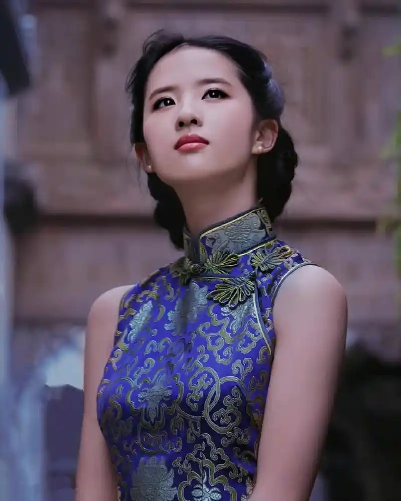 刘亦菲# 旗袍穿在神仙姐姐身上,性感妖娆,仙气飘飘,美丽动人