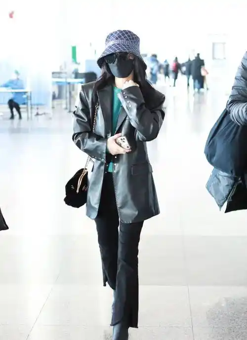 成为大牌收藏家张韶涵可没少花钱