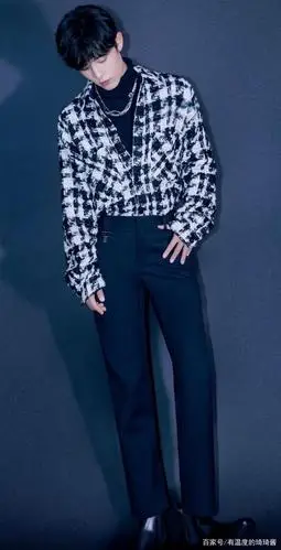 肖战全身写真!身材比例绝了!每一张都可当壁纸!快快收藏吧!