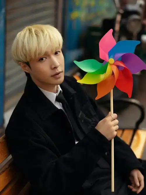 新一岁的张艺兴依旧是这么可爱