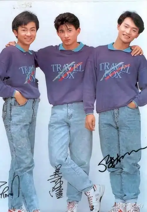 吴奇隆生于台北,祖籍福建,是家中排行老二的儿子,从小体育天赋异禀,7