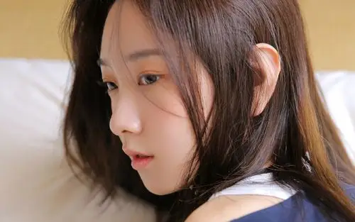 治愈系清纯美女壁纸-美女壁纸-高清美女图片-第2图-娟娟壁纸