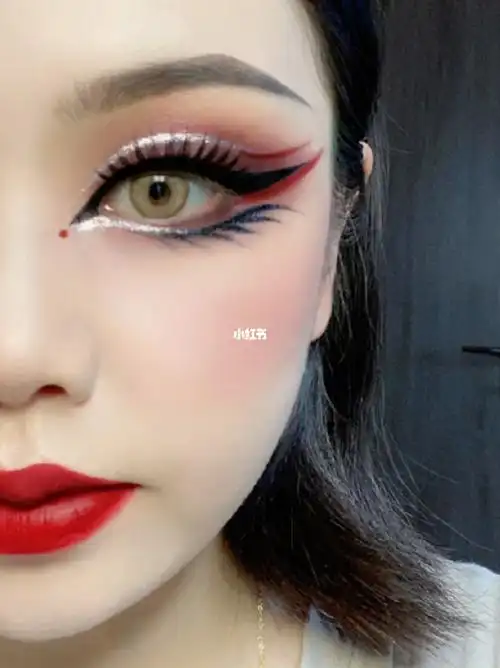 郑州舞台妆团体妆精致眼妆
