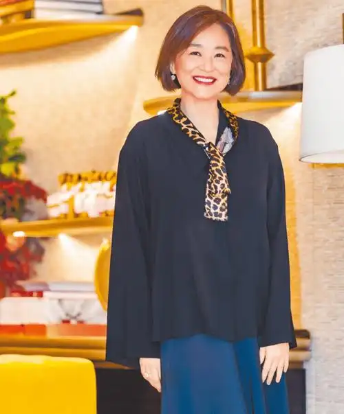 66岁林青霞近照瘦身11公斤,笑容满面状态佳,坦言不惧怕老丑!