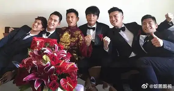 袁弘:最帅伴郎团吴奇隆:小虎队重聚黄晓明:人数多杜德伟:最大牌伴郎团