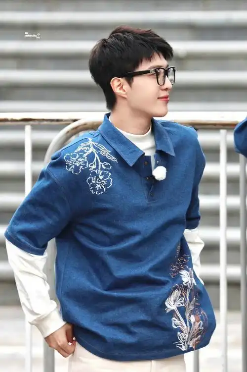 范丞丞脖子怎么这么长