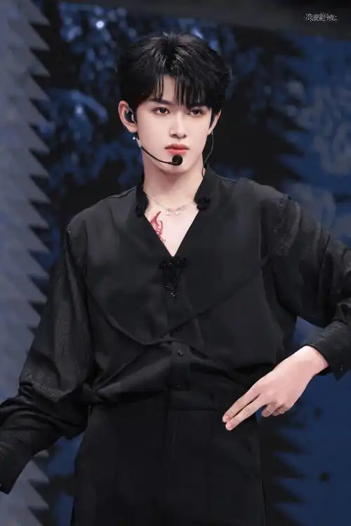 张极[超话]##张极 唯一门面ace##tf家族三代演唱会##今日星拍放送