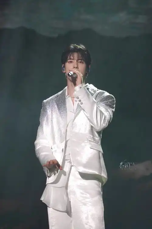 车银优0223出道八周年快乐