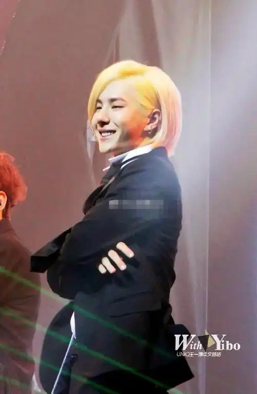 硅胶脸王一博,人间挂件王一博,发面馒头王. 来自dreamercity - 微博