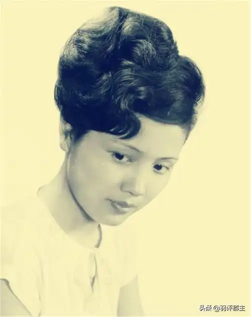 老照片:80年代中国妇女的时髦发型,图6发型一直流行到现在