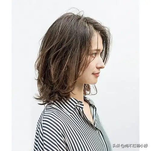 今年流行的短发型图片女40岁(今年流行"中长卷",减龄准年轻) - 美文