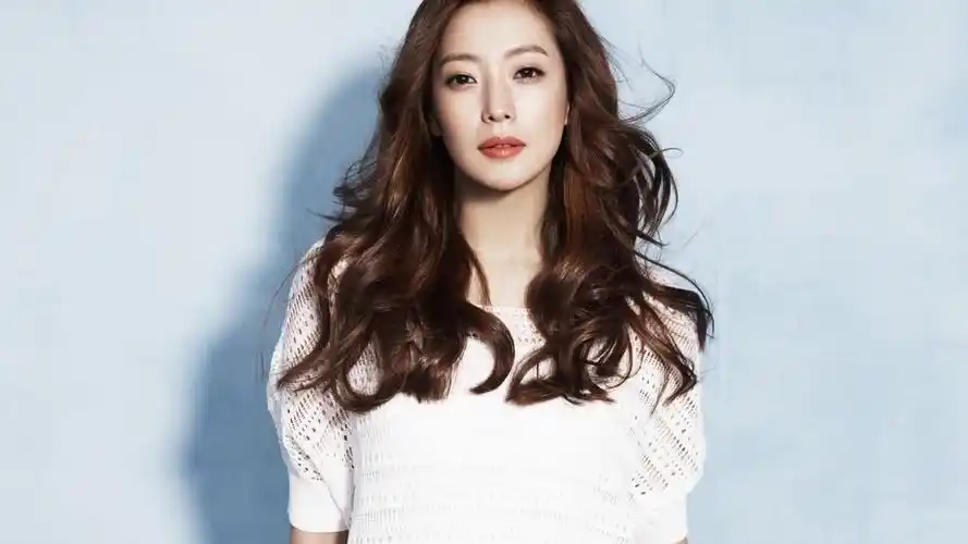 金喜善舔颜向各种cf杂志花絮合集