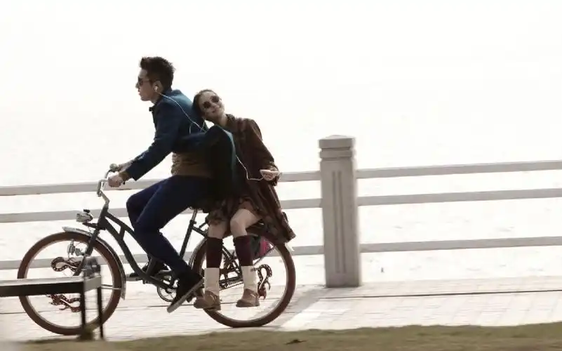 爱情电影《第一次》桌面高清壁纸 (2)