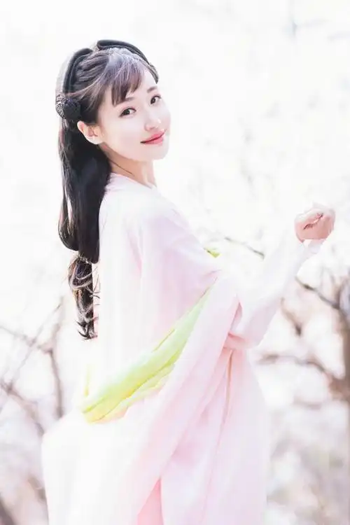 【资源组】穿仙女裙的古装女孩