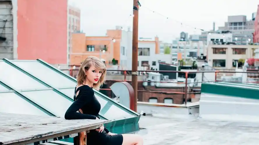 泰勒·斯威夫特高清宽屏桌面壁纸