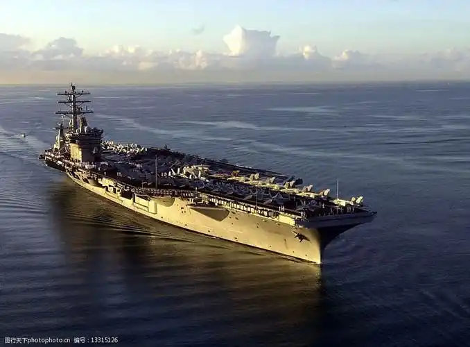 关键词:航空母舰 军事 武器 现代科技 军事武器 摄影图库 150 jpg