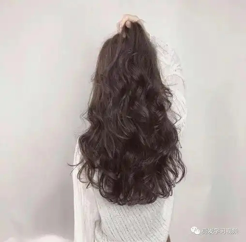 今年流行"上直下卷"半头烫,烫完整个人都温柔了_发型