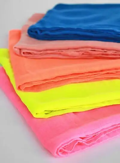 guopza*a副牌色荧光纯色薄款毛边围巾