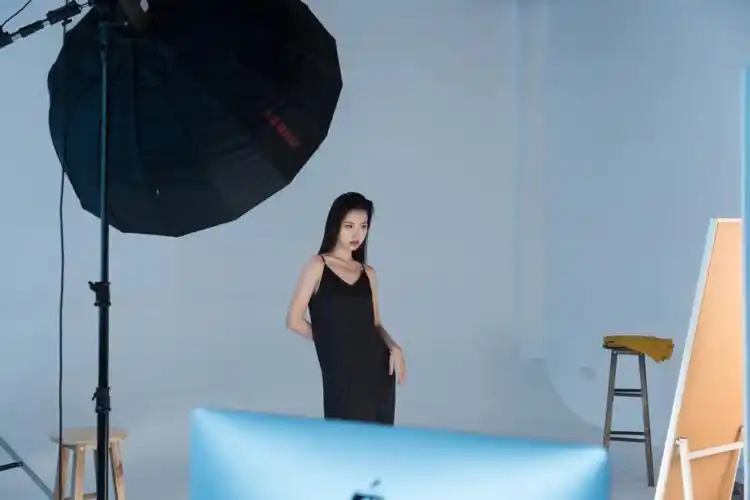 平面拍摄湿发造型