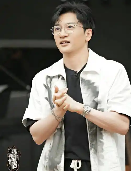 王东,杨幂,艾辰,杜淳,苏有朋_妻子_营销_机构