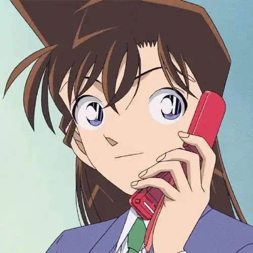 名侦探柯南##毛利兰#自截头像:给新一打电话的兰酱