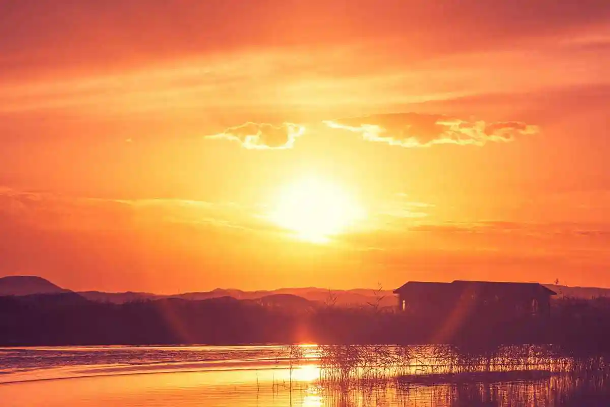 夕阳西下的唯美句子,看黄昏夕阳西下的心情句子,发朋友圈超赞!