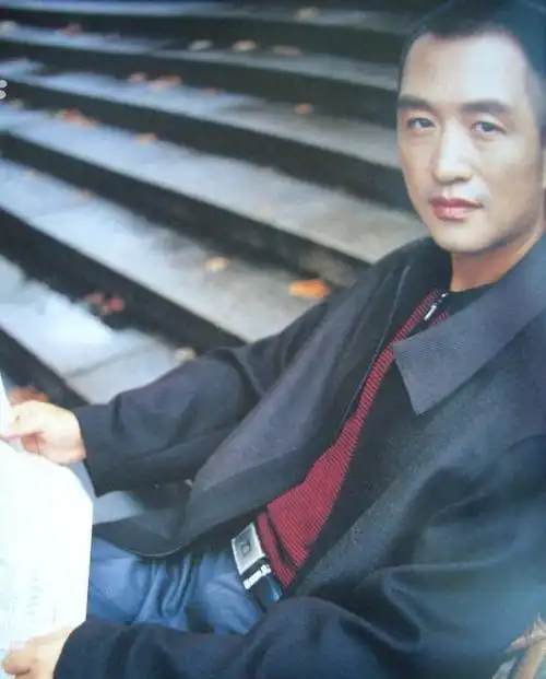 虽然可能有些人对高枫这个名字不太熟,但一说起任贤齐,刘德华,李玲玉