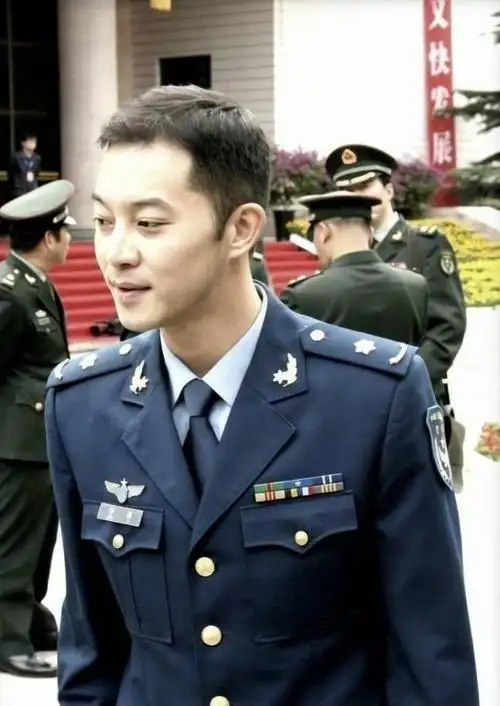 校草沙溢自爆当年帅照 网友:现在也是草但不是很嫩