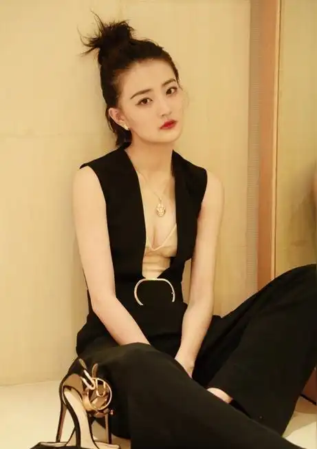 徐璐(中国内地影视女演员)_石塘网